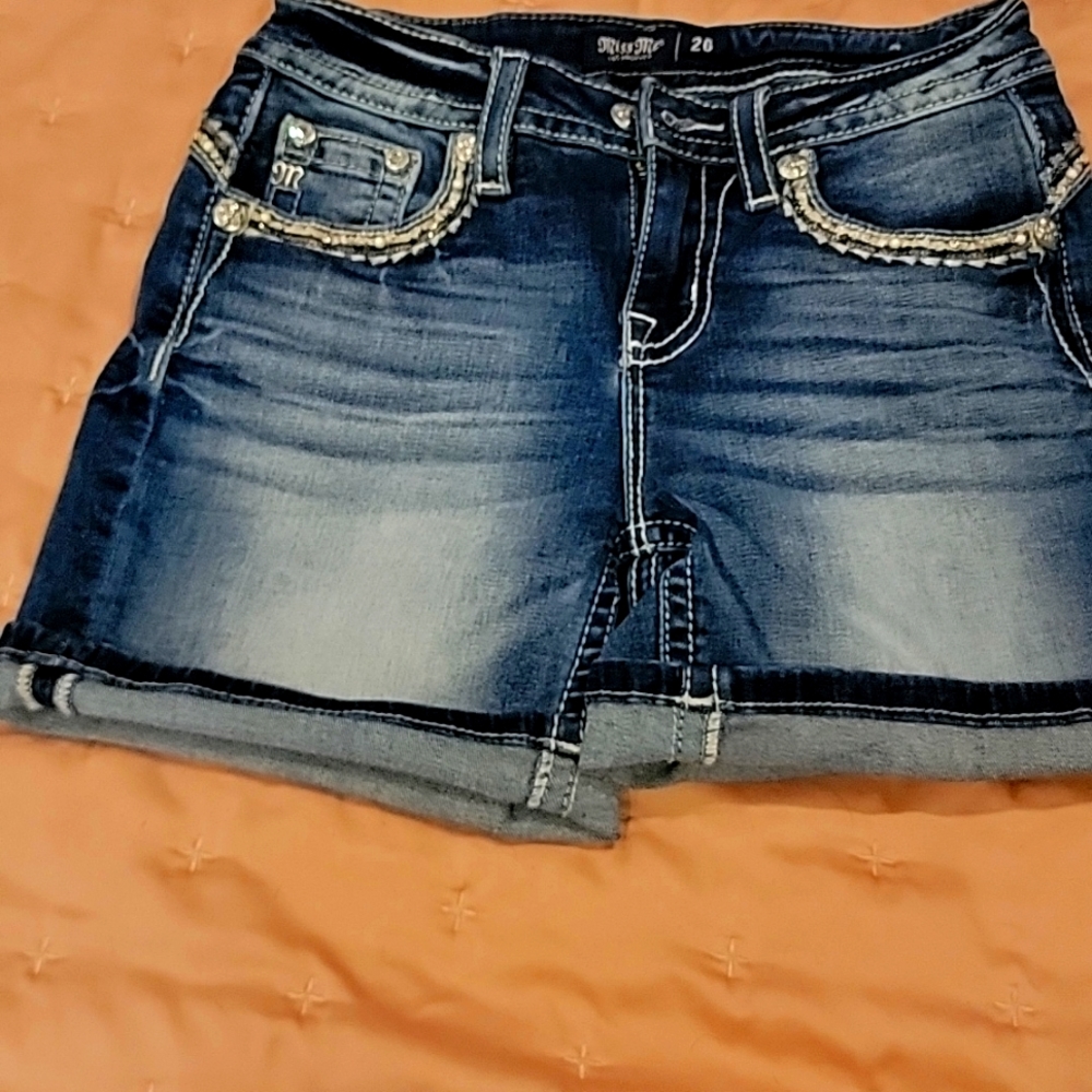 shorts - Picture 2 of 3